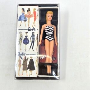 VINTAGE MINIATURE RE-CREATION 1959 BARBIE BROOCH DOLL IN BOX WOMEN JEWELRY RARE